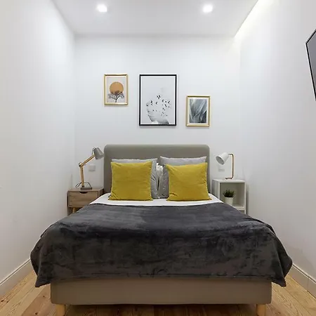 Studio In Anjos With Private Patio アパート